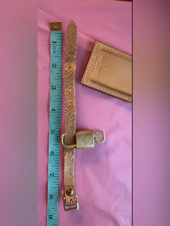 LOUIS VUITTON Vachetta Leather Luggage Tag With LV Lock And Key Set #322 - Picture 10 of 12